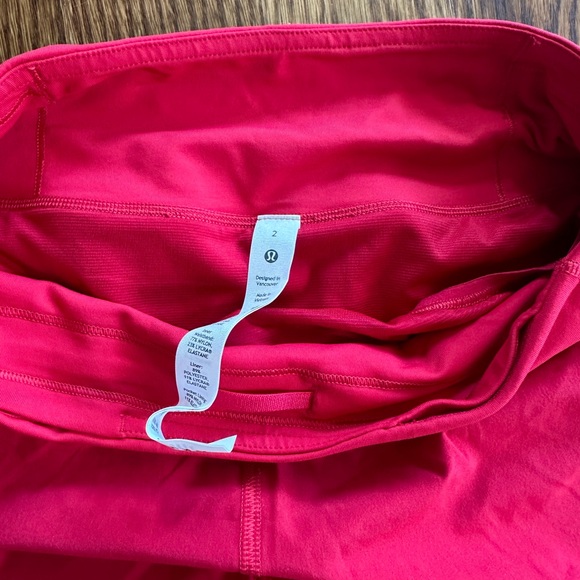 Lululemon Speed Up Shorts - Picture 2 of 3